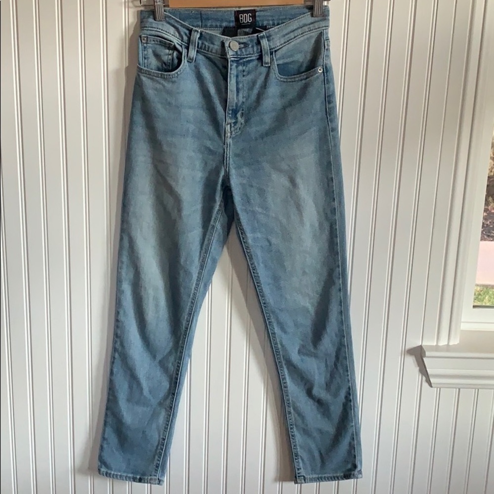 UO BDG Girlfriend High-Rise Jeans
